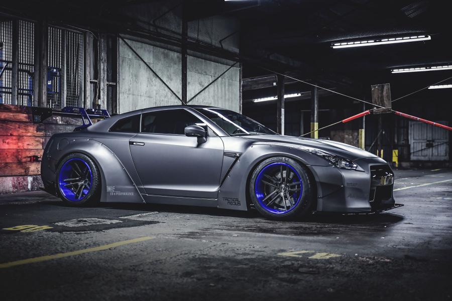  Nissan GT-R by Liberty Walk 2013 года  (фото 14 из 41)